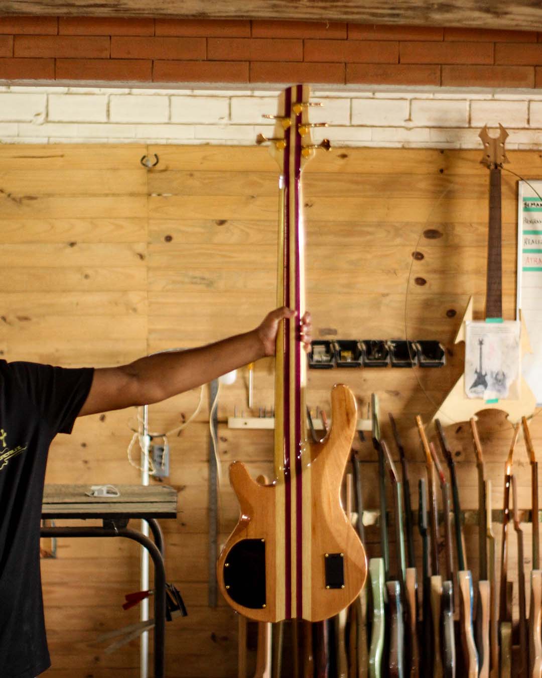 Hoje é dia de King Bass por aqui, mas esse modelo vem com um detalhe que faz toda a diferença- m (3)