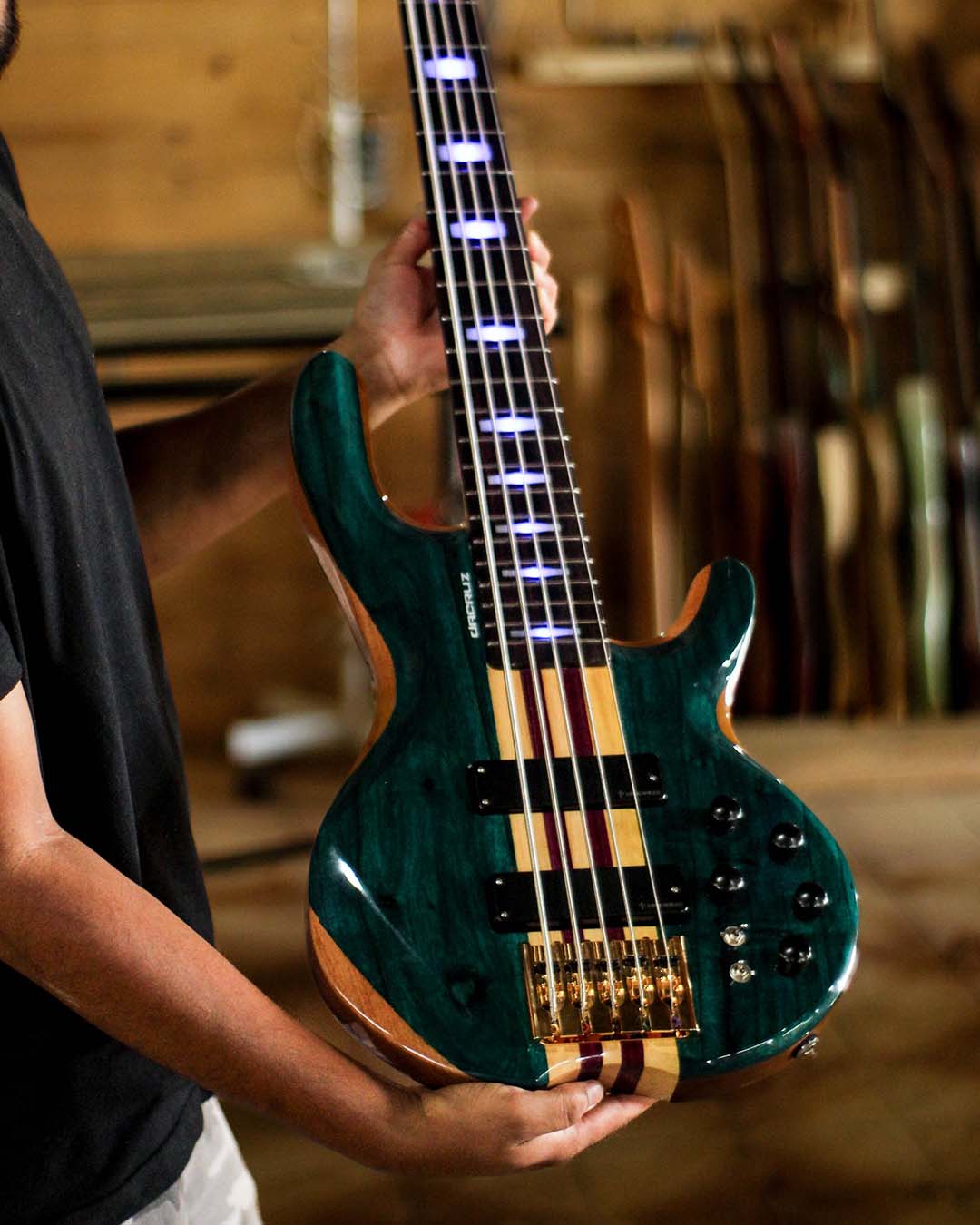 Hoje é dia de King Bass por aqui, mas esse modelo vem com um detalhe que faz toda a diferença- m (7)