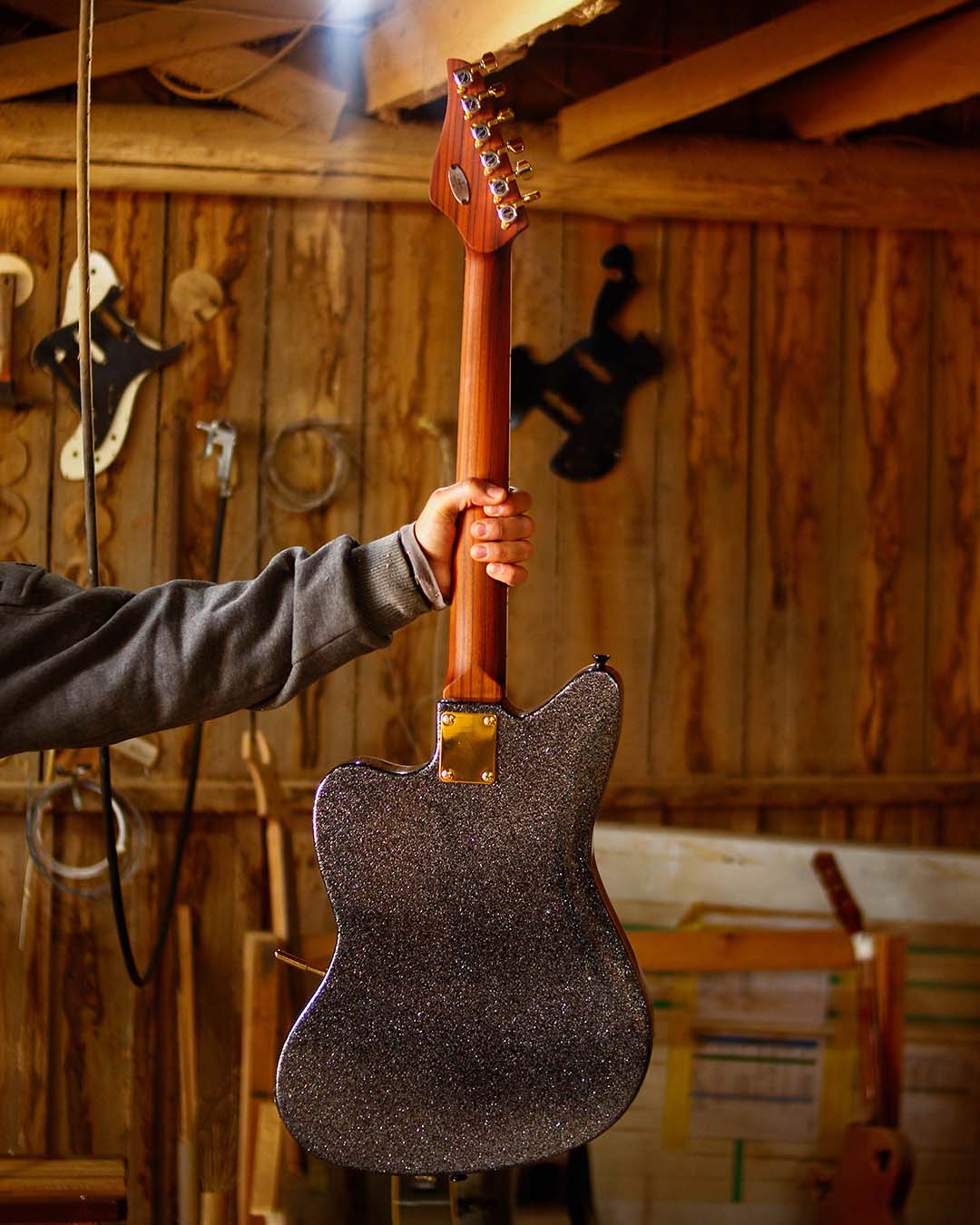 Fala, pessoal! Saindo daqui essa Jazz Master Sparkle Gray inspirada na Signature @fernandinhoepa (4)