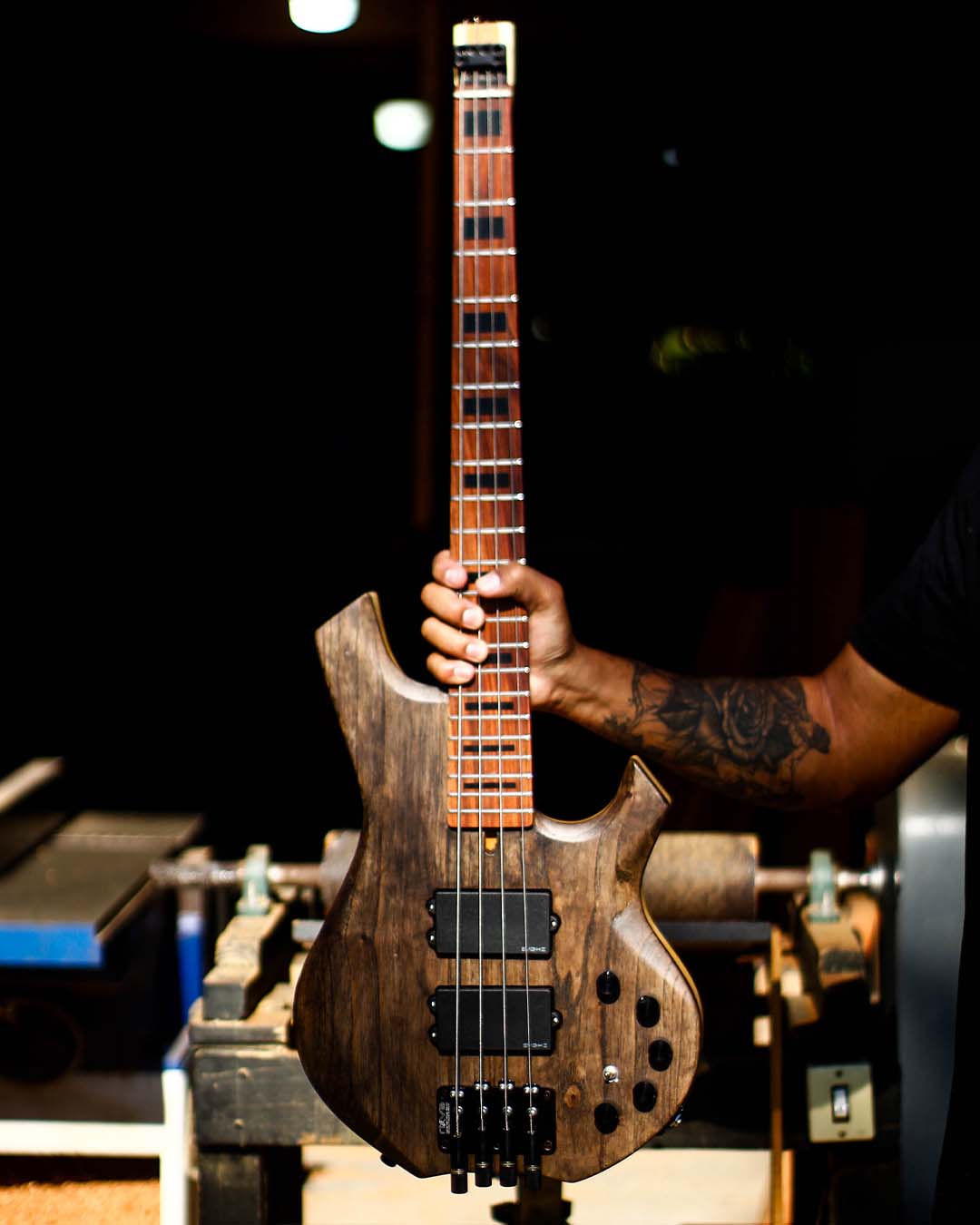 King Headless Natural ⚡Feito para músicos que buscam autenticidade no timbre e liberdade na exec (4)