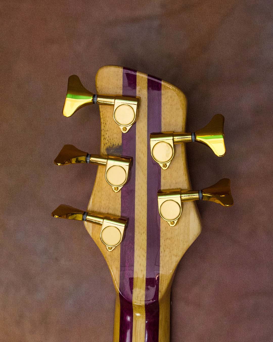 🎸 Onde estão os canhotosHoje é dia de apresentar o King Império, um baixo que entrega som expre (7)